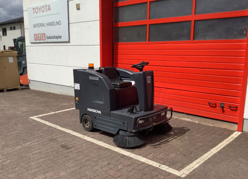 Toyota Gabelstapler 1350 Aufsitzkehrmaschine 268,00€ Monatlich Exclusive Sorglosmiete 3 1350 Aufsitzkehrmaschine 268,00€ Monatlich Exclusive Sorglosmiete – Bild 3