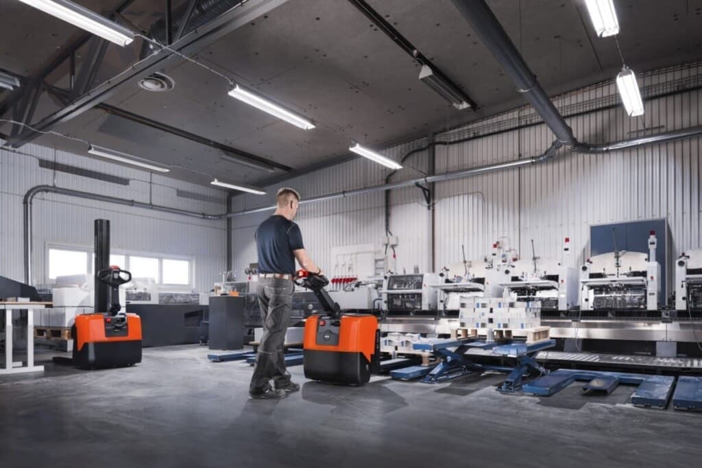 bt-staxio-hwe100-and-bt-levio-lwe130_LO_15068 Toyota-Gabelstapler-bt staxio hwe100 and bt levio lwe130 LO 15068